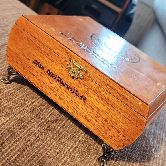 Ashton Imported Made By Hand Wood Cigar Box - Aged Maduro No. 40 - Made In Domin - Picture 9 of 9